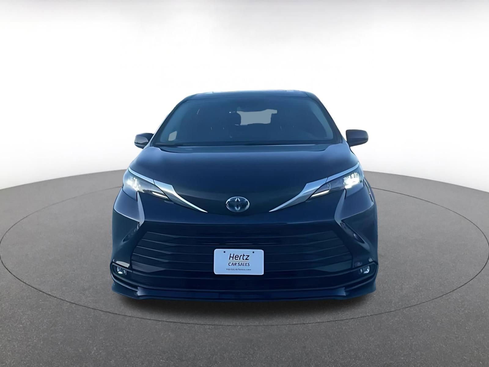 Thumbnail: 2025 Toyota Sienna - 4