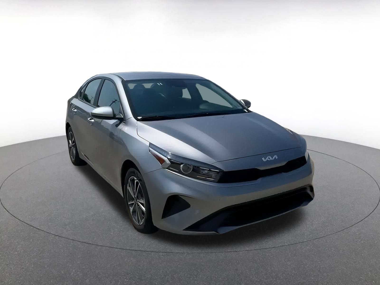 Thumbnail: 2023 Kia Forte - 3