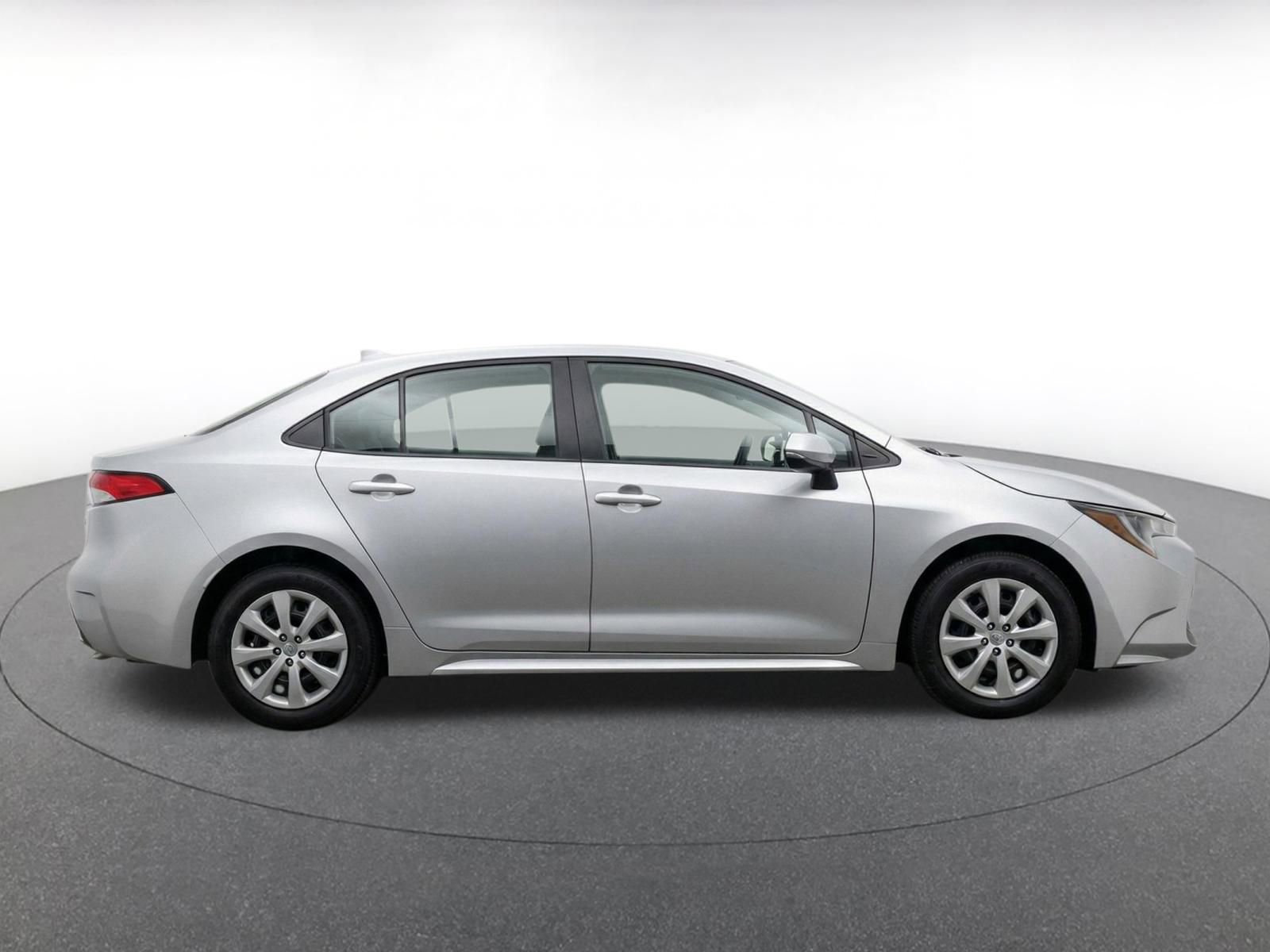 Thumbnail: 2025 Toyota Corolla - 10