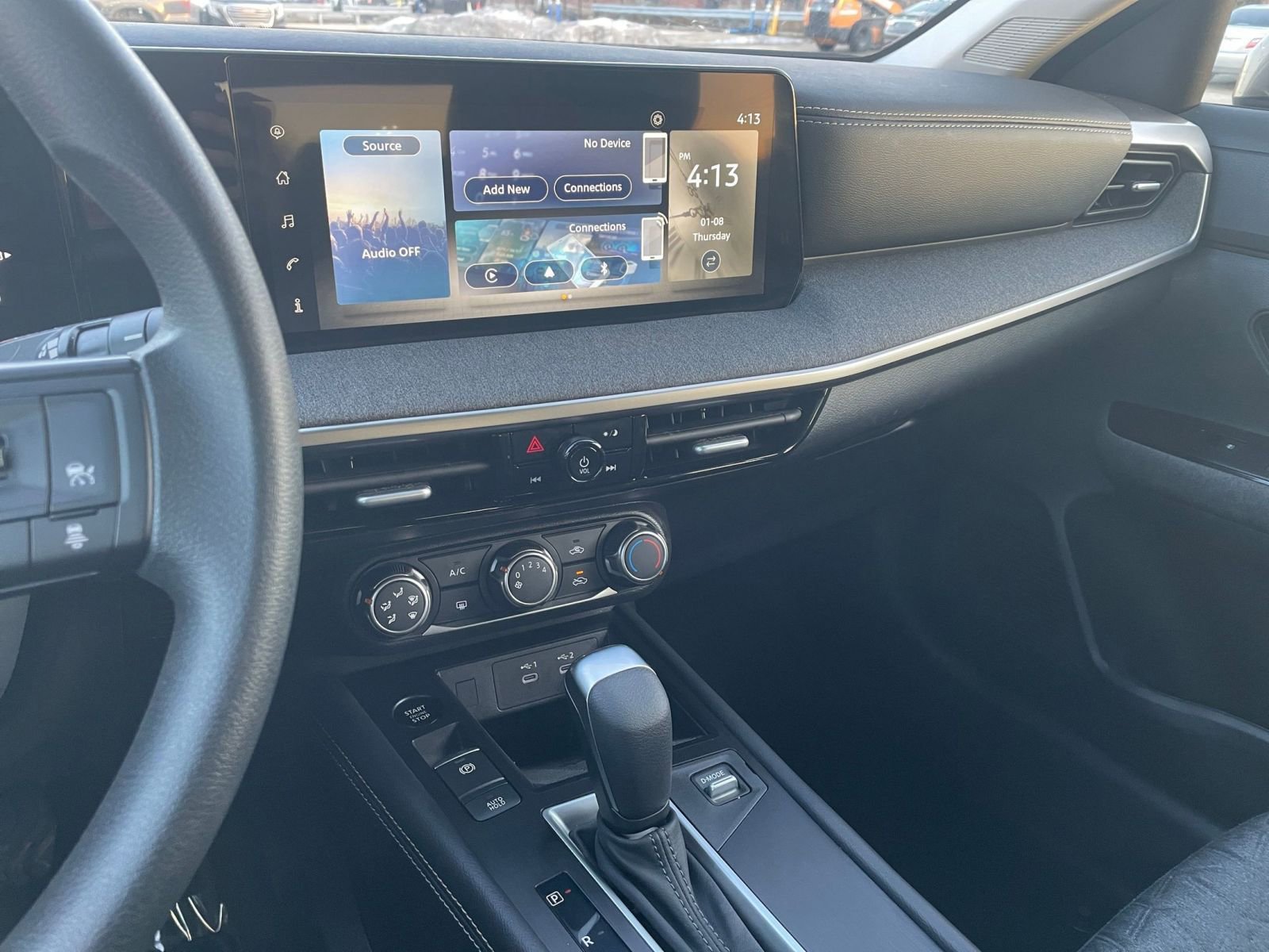 Thumbnail: 2025 Nissan Kicks - 18