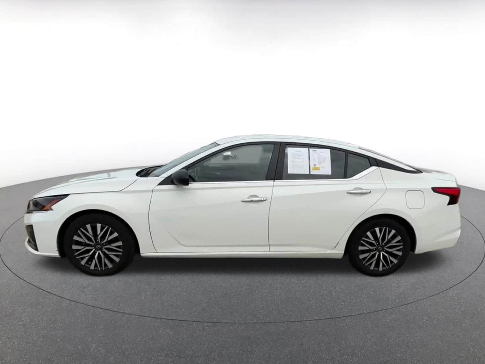 Thumbnail: 2025 Nissan Altima - 10