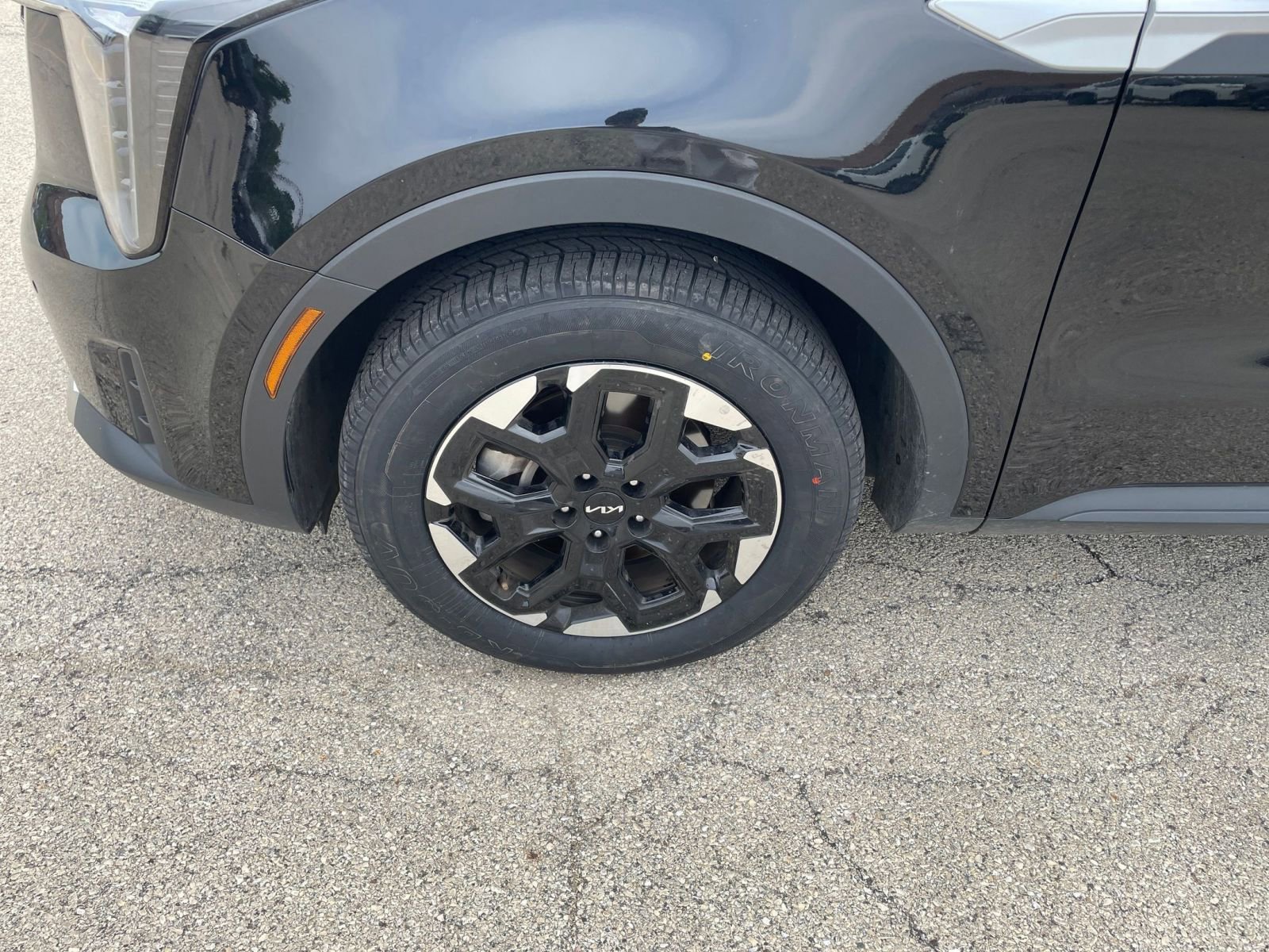 2024 Kia Sorento S 30