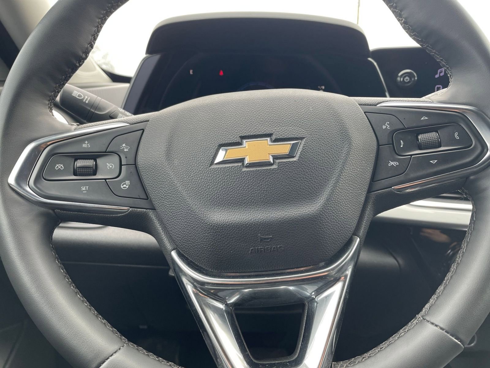 Thumbnail: 2025 Chevrolet Trax - 28