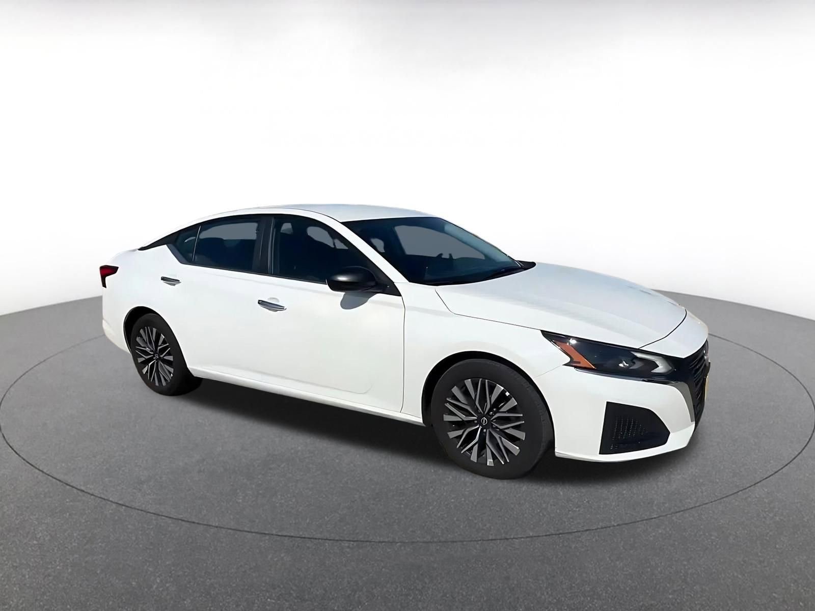 Thumbnail: 2025 Nissan Altima - 2