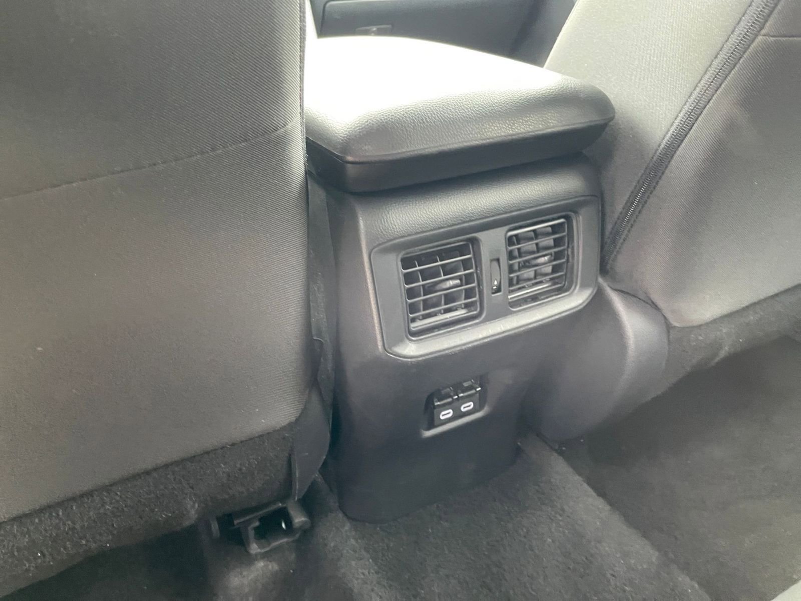 Thumbnail: 2025 Toyota RAV4 - 24