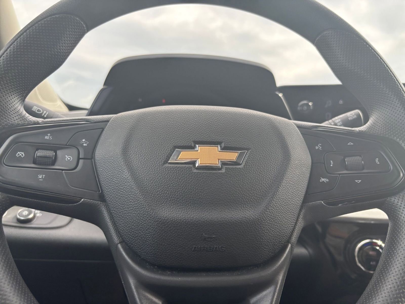 Thumbnail: 2025 Chevrolet Trax - 27