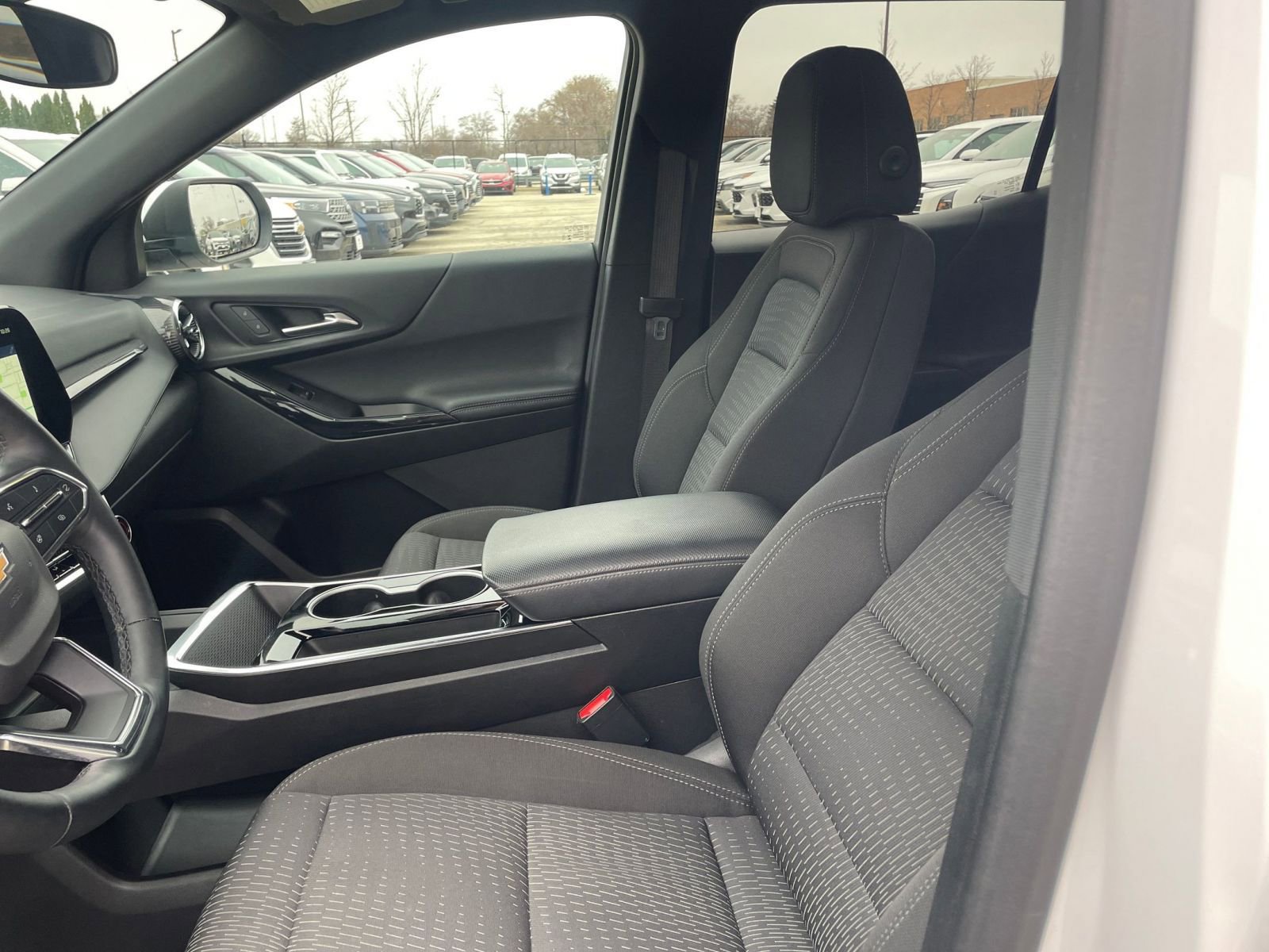 Thumbnail: 2025 Chevrolet Equinox - 25