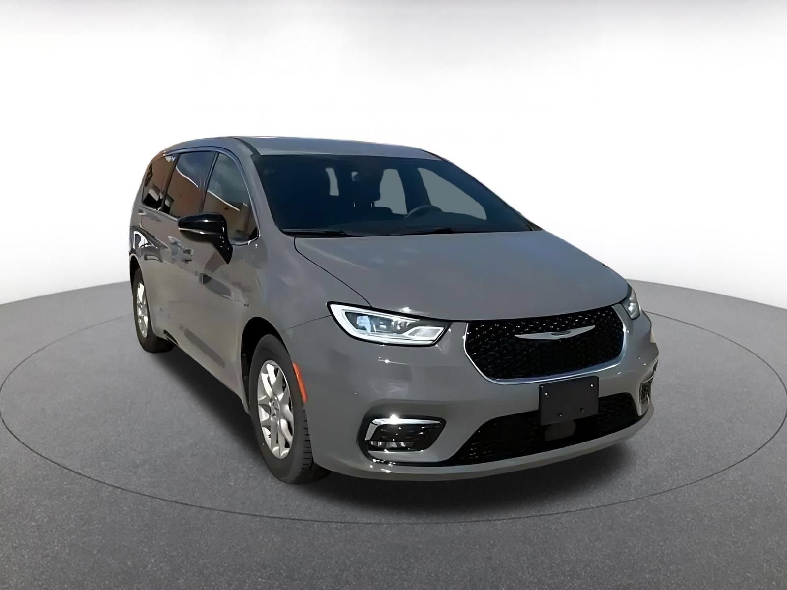 Thumbnail: 2025 Chrysler Pacifica - 3