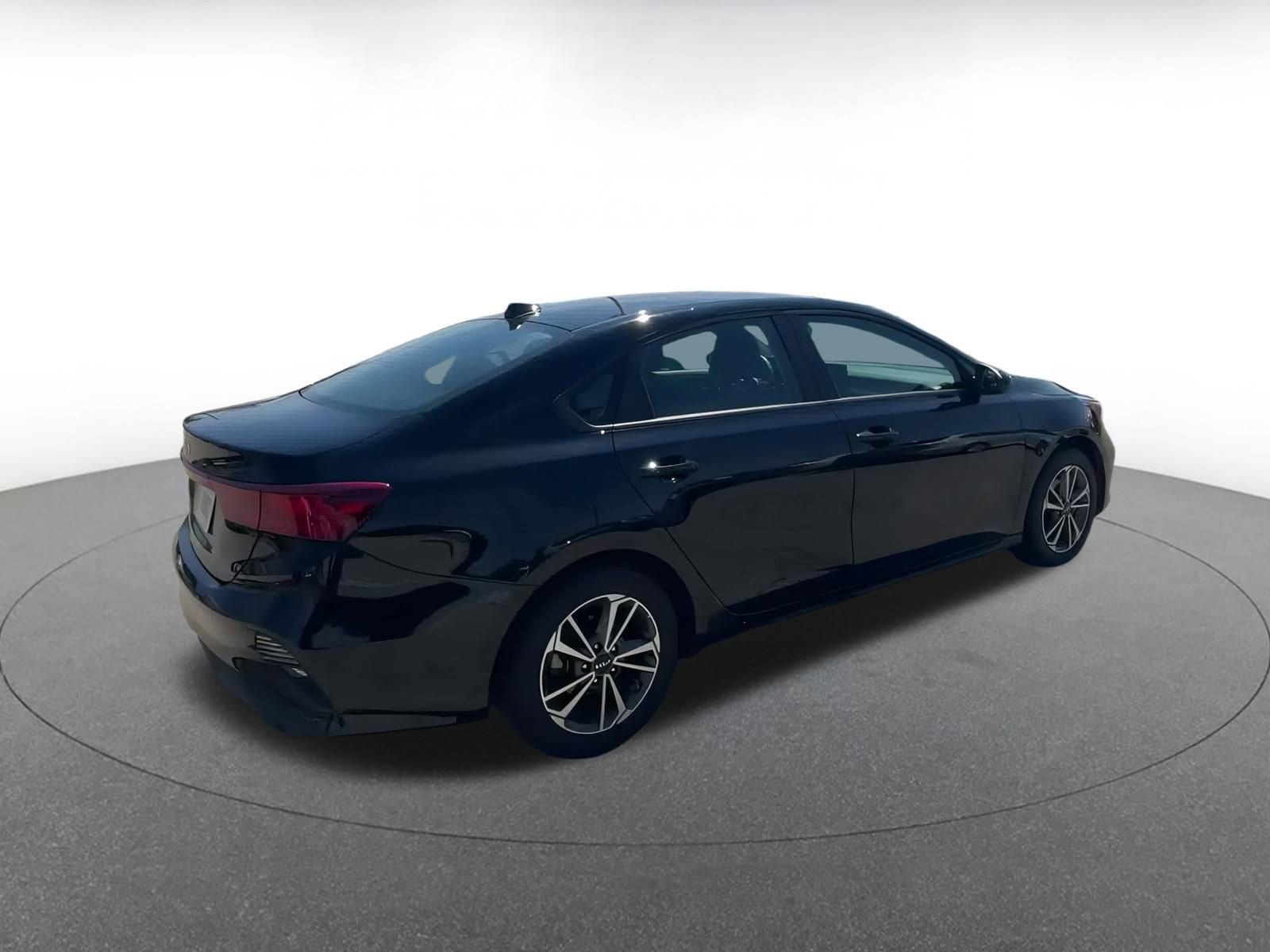 Thumbnail: 2024 Kia Forte - 15