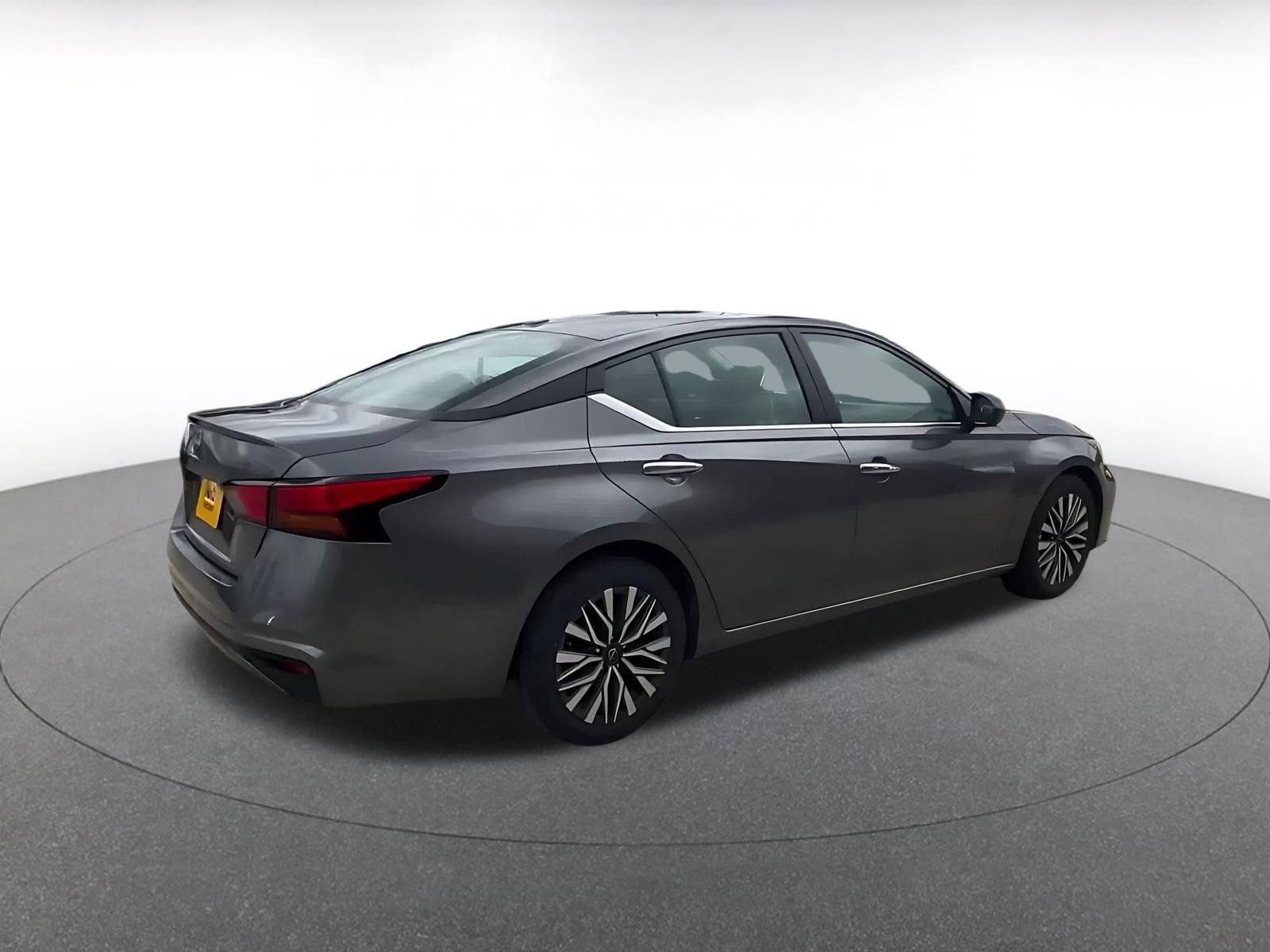 Thumbnail: 2025 Nissan Altima - 14