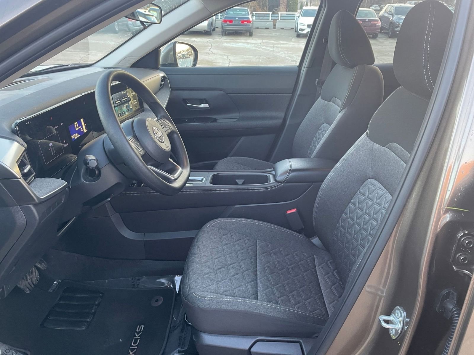 Thumbnail: 2025 Nissan Kicks - 25