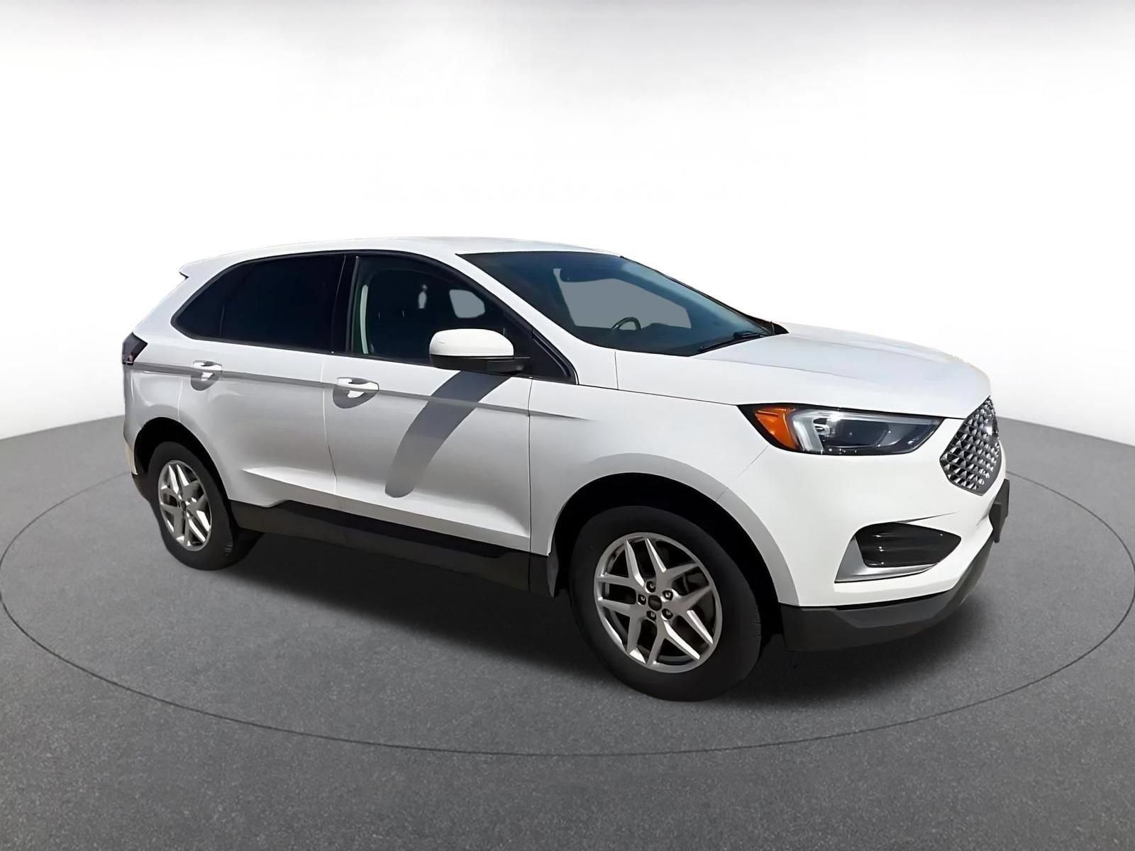 Thumbnail: 2023 Ford Edge - 2