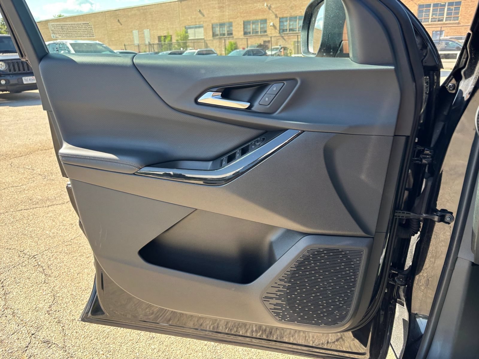 Thumbnail: 2025 Chevrolet Equinox - 18