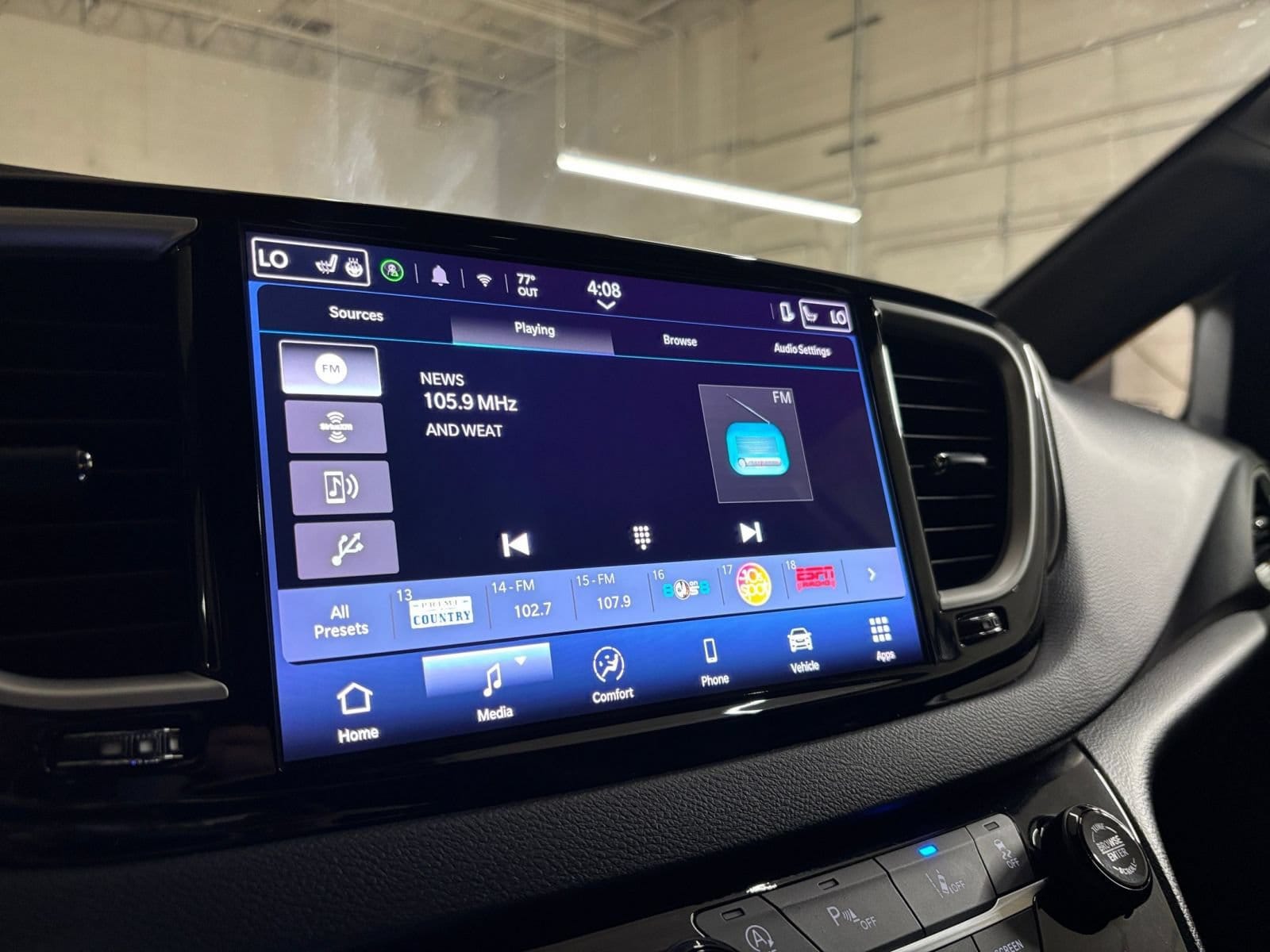 Thumbnail: 2025 Chrysler Pacifica - 19