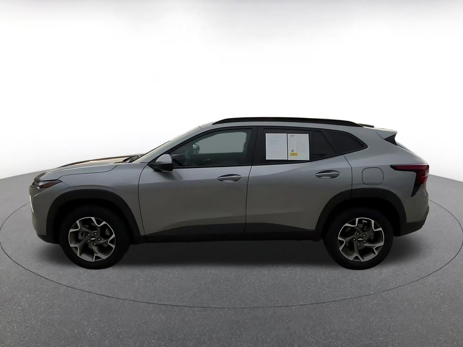 Thumbnail: 2025 Chevrolet Trax - 9