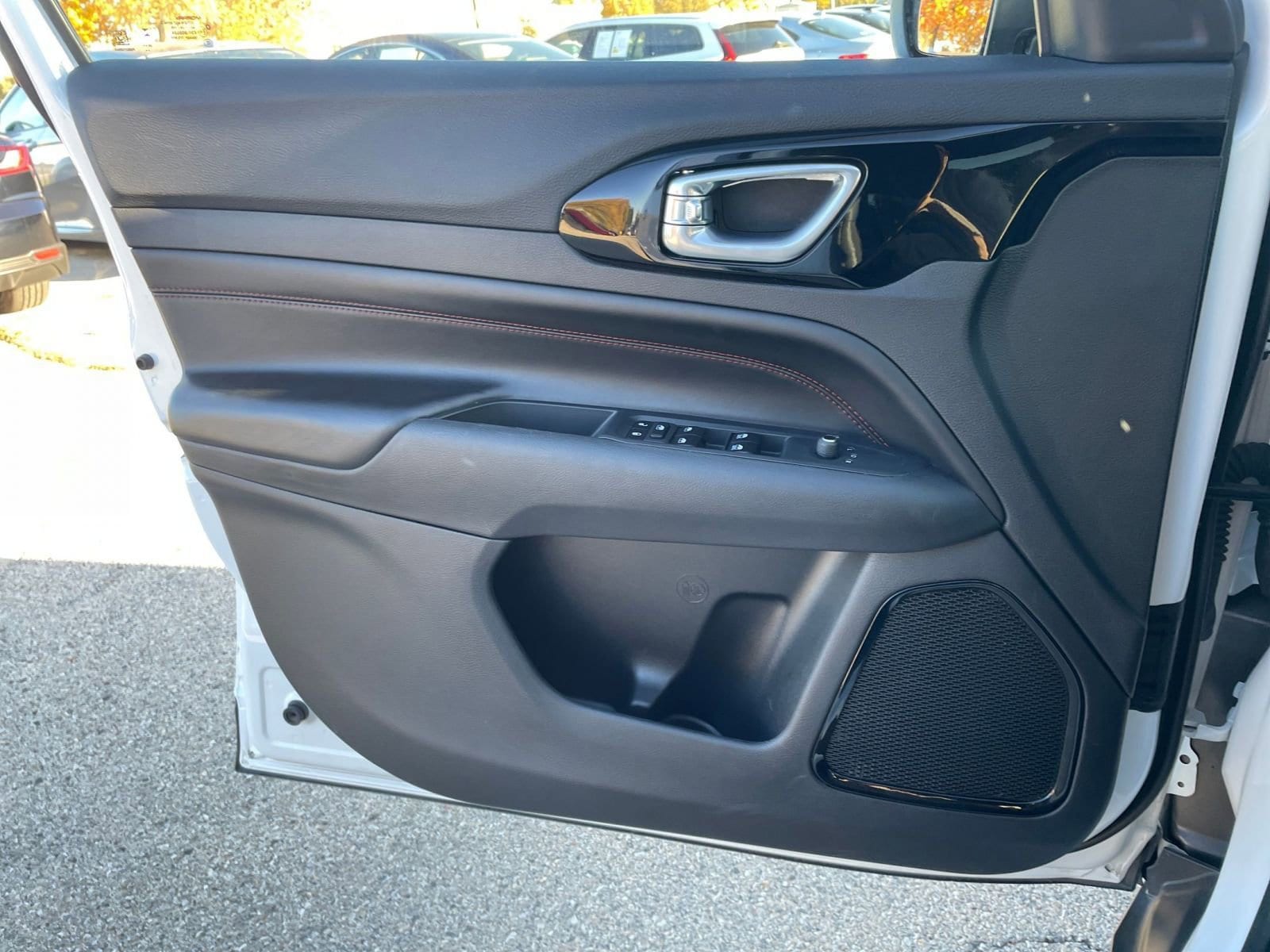 Thumbnail: 2025 Jeep Compass - 20