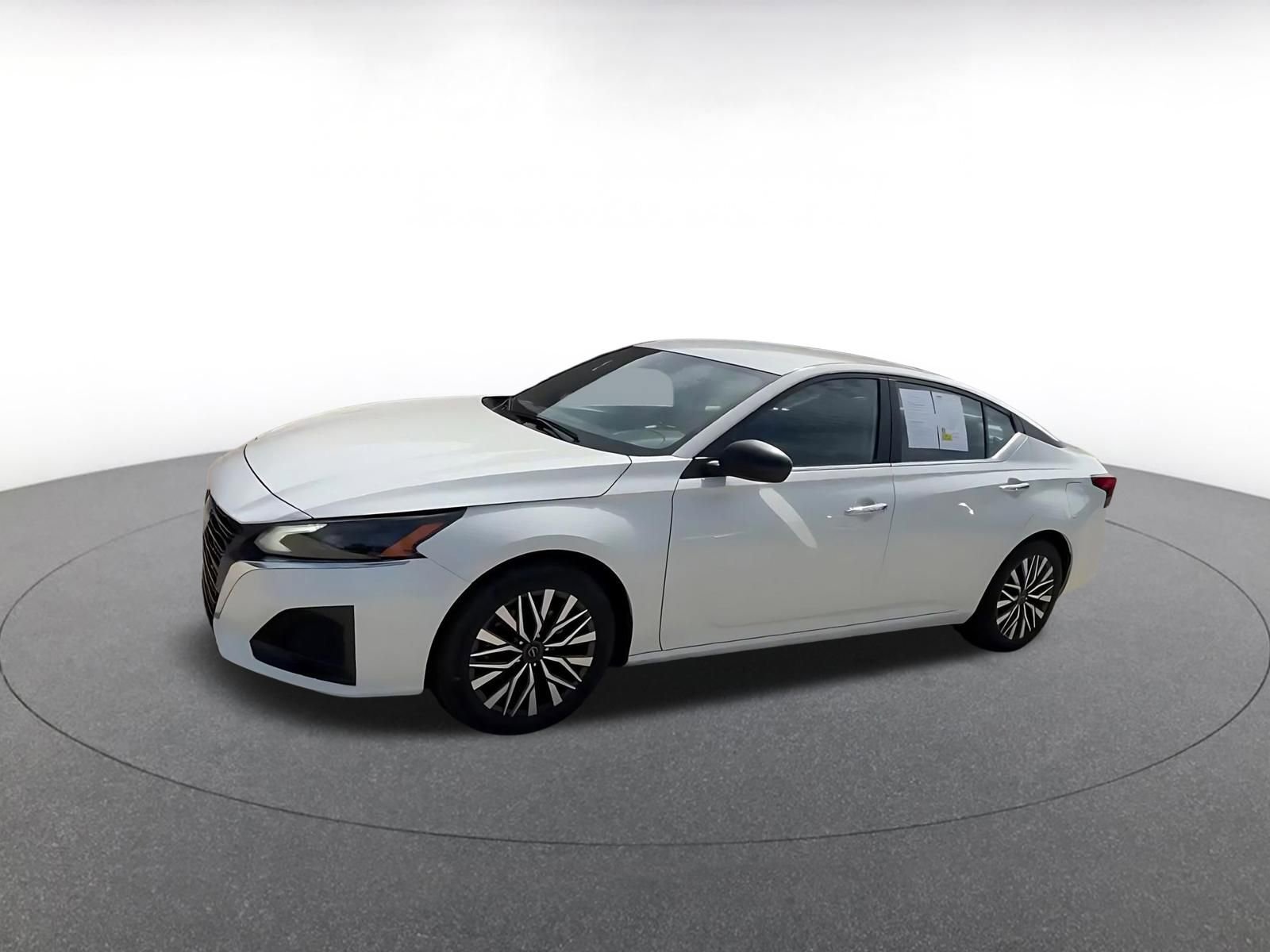 Thumbnail: 2025 Nissan Altima - 8