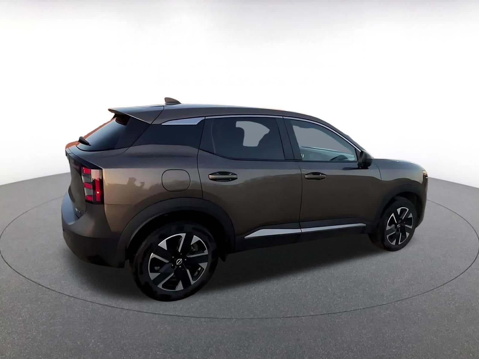 Thumbnail: 2025 Nissan Kicks - 15