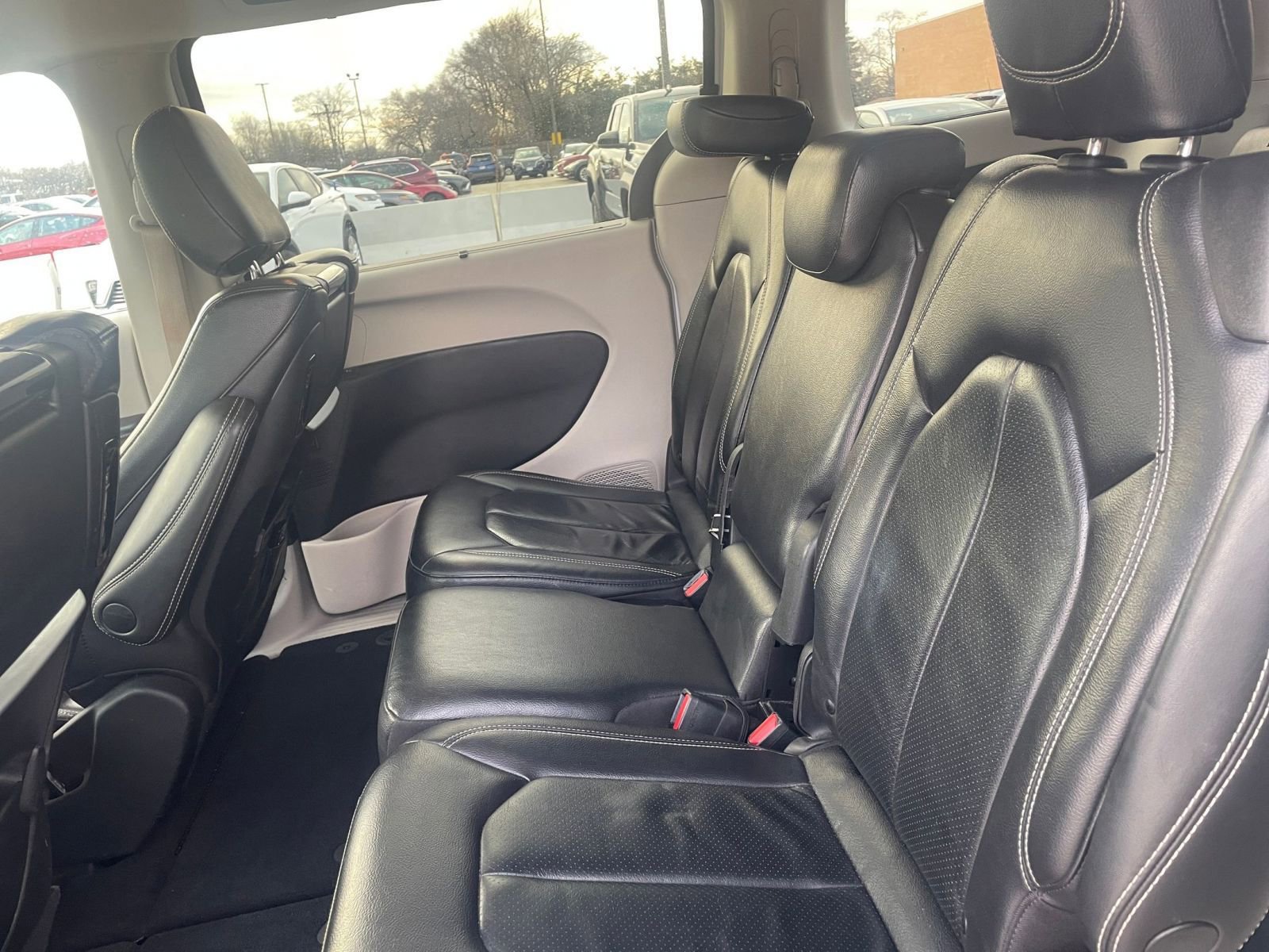 Thumbnail: 2022 Chrysler Pacifica - 28