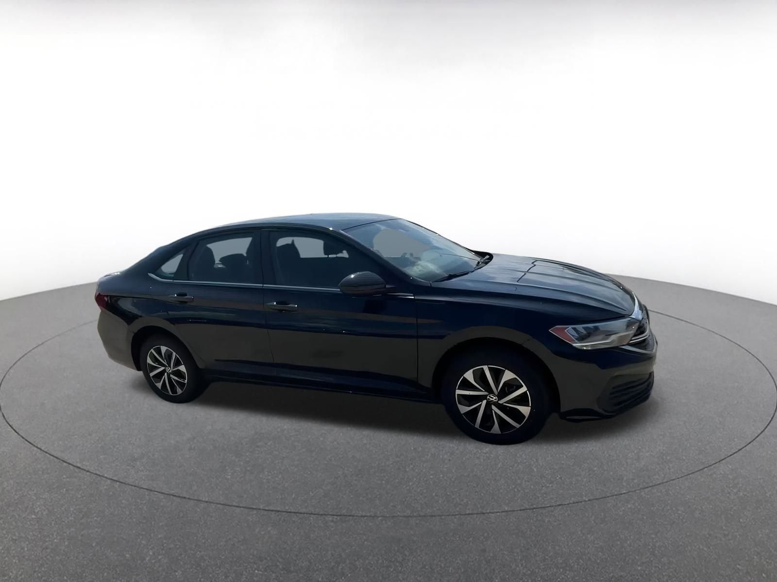 Thumbnail: 2024 Volkswagen Jetta - 2