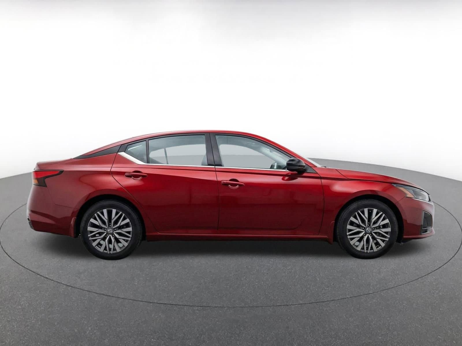 Thumbnail: 2025 Nissan Altima - 8