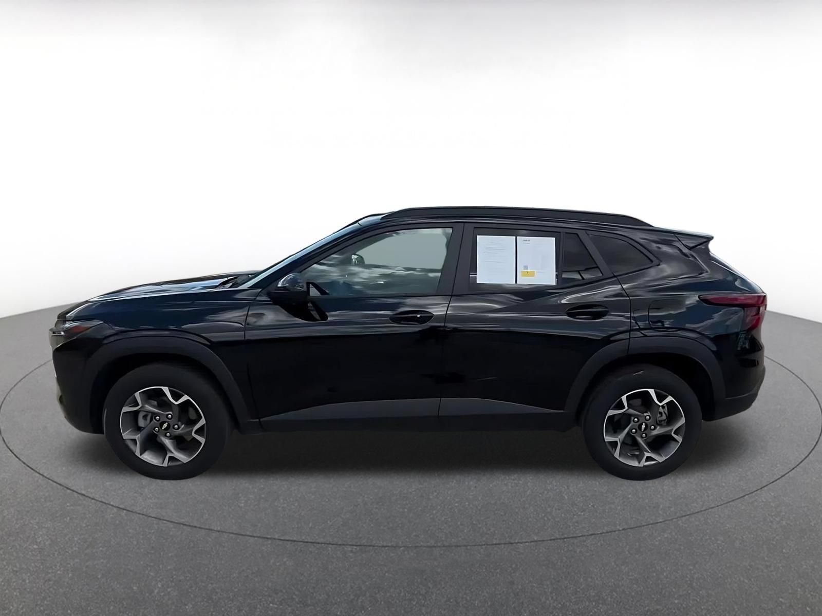 Thumbnail: 2025 Chevrolet Trax - 9