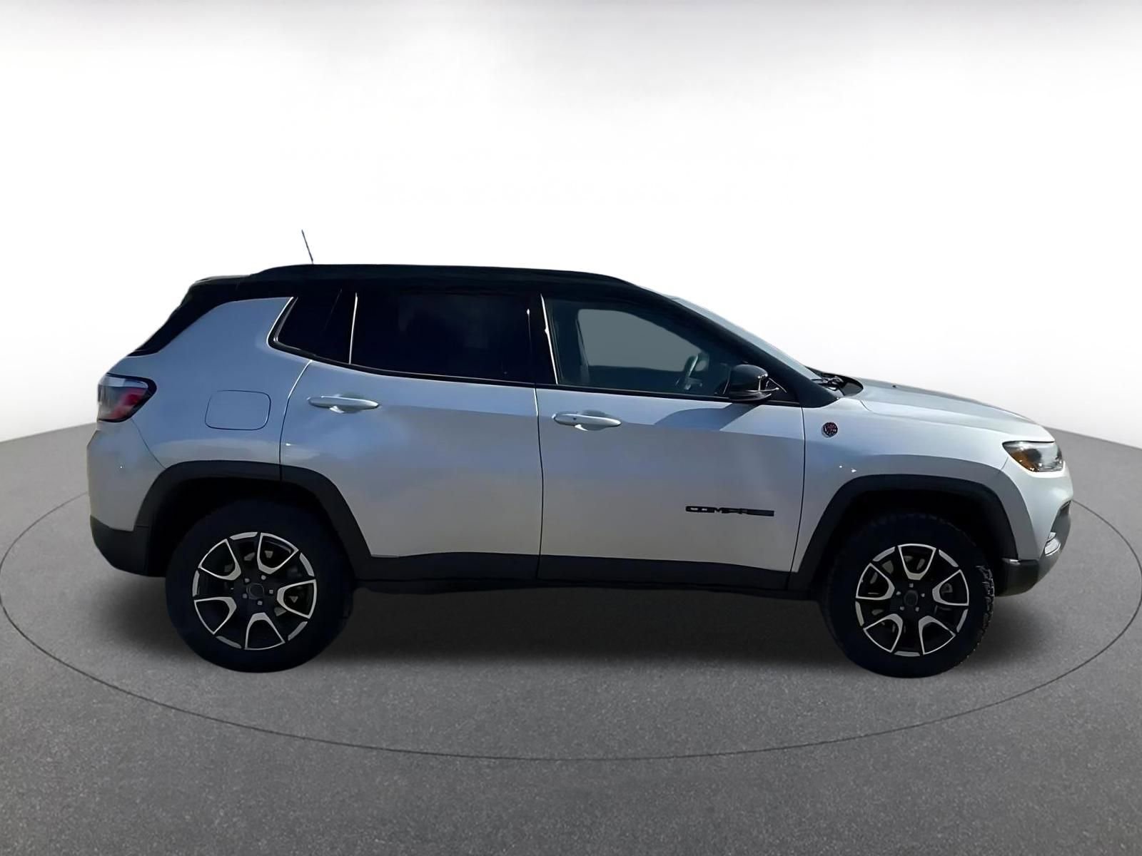 Thumbnail: 2025 Jeep Compass - 15