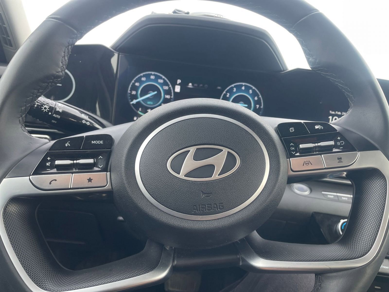 Thumbnail: 2025 Hyundai Elantra - 28