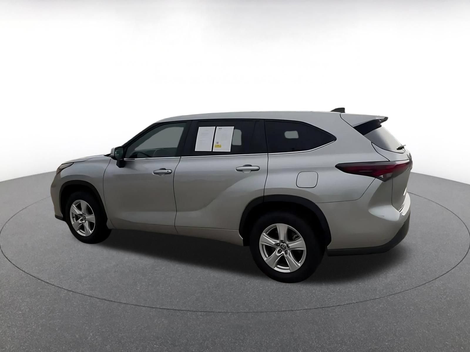 Thumbnail: 2025 Toyota Highlander - 10