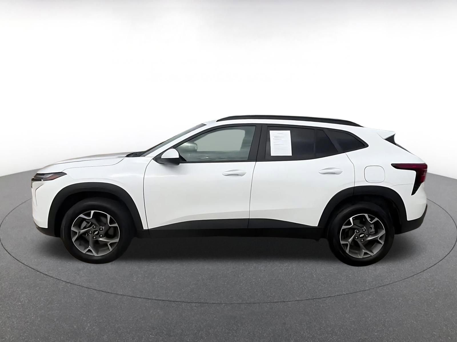 Thumbnail: 2025 Chevrolet Trax - 9