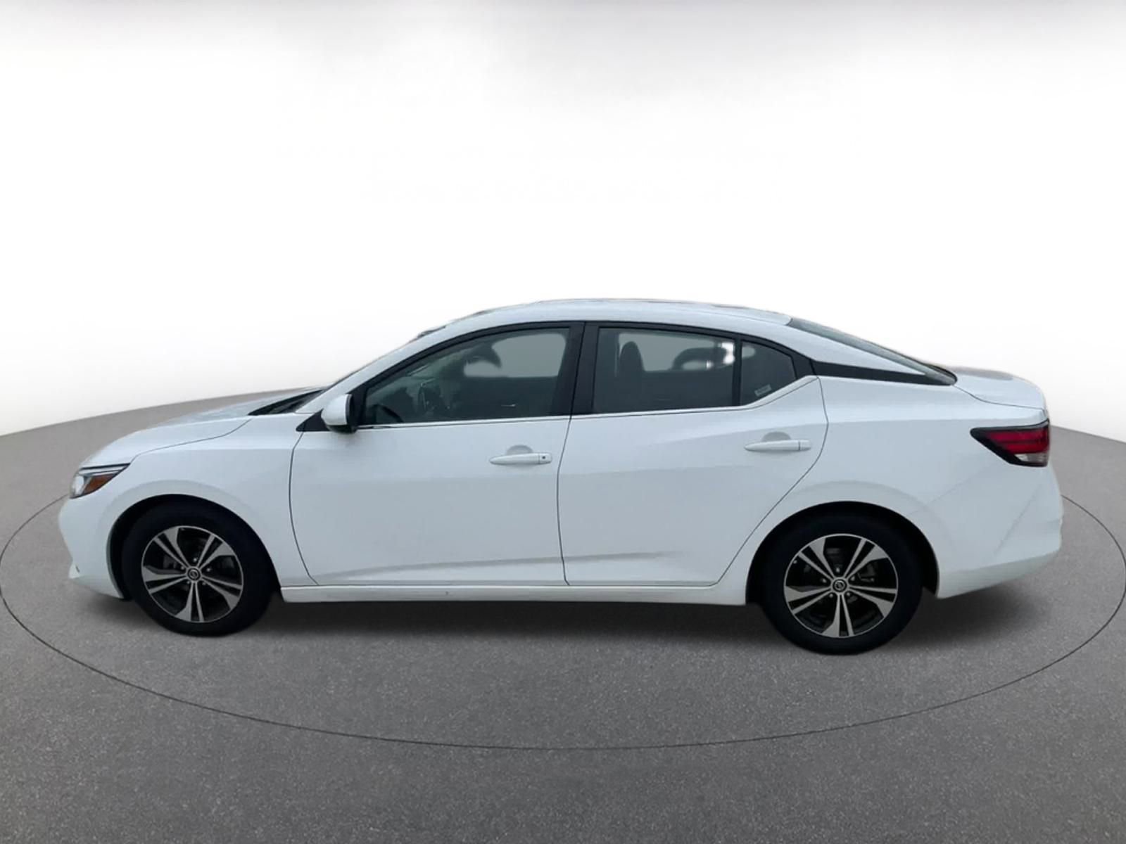Thumbnail: 2022 Nissan Sentra - 9