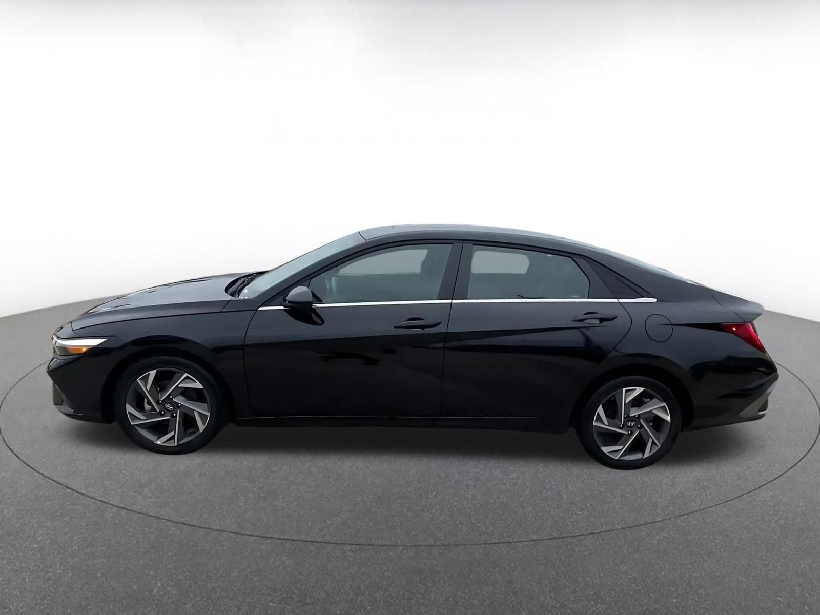 Thumbnail: 2025 Hyundai Elantra - 9