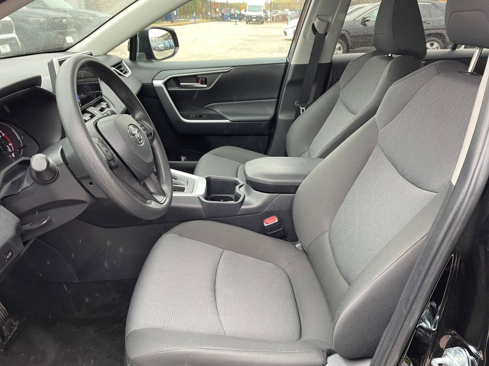 Thumbnail: 2025 Toyota RAV4 - 27