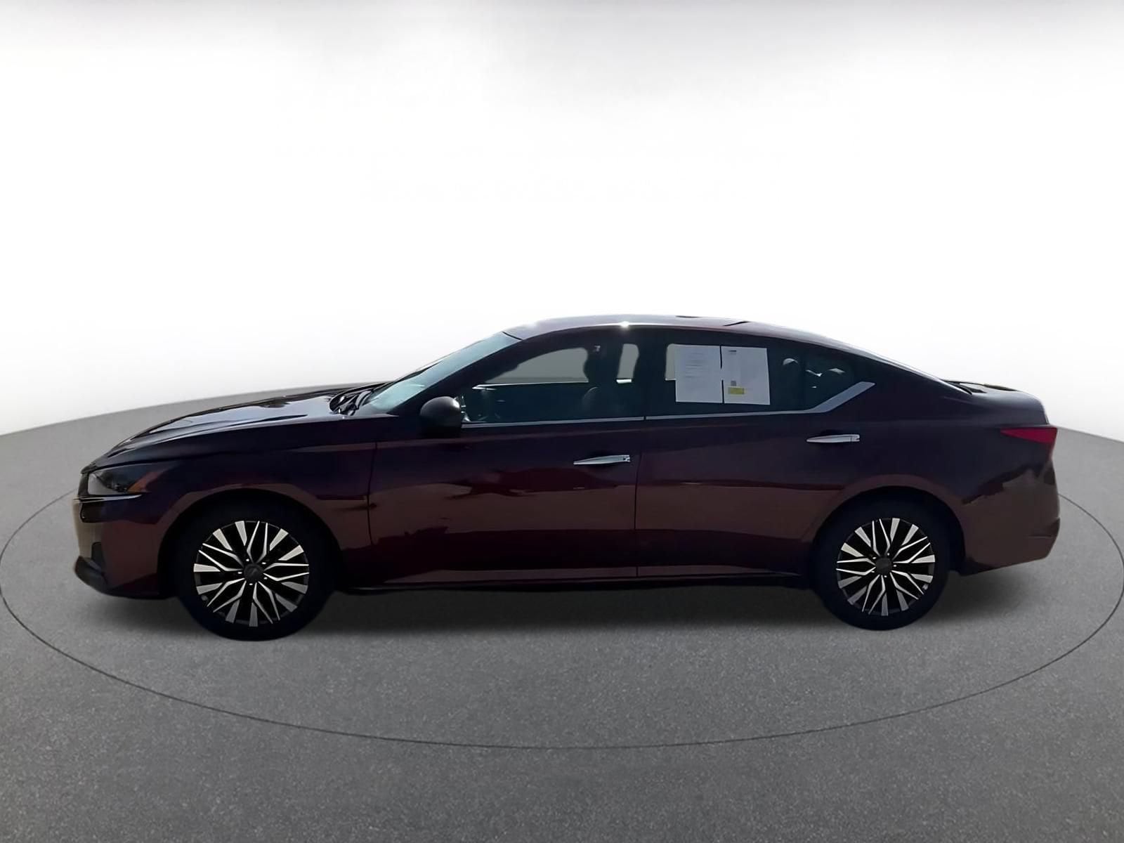 Thumbnail: 2025 Nissan Altima - 9