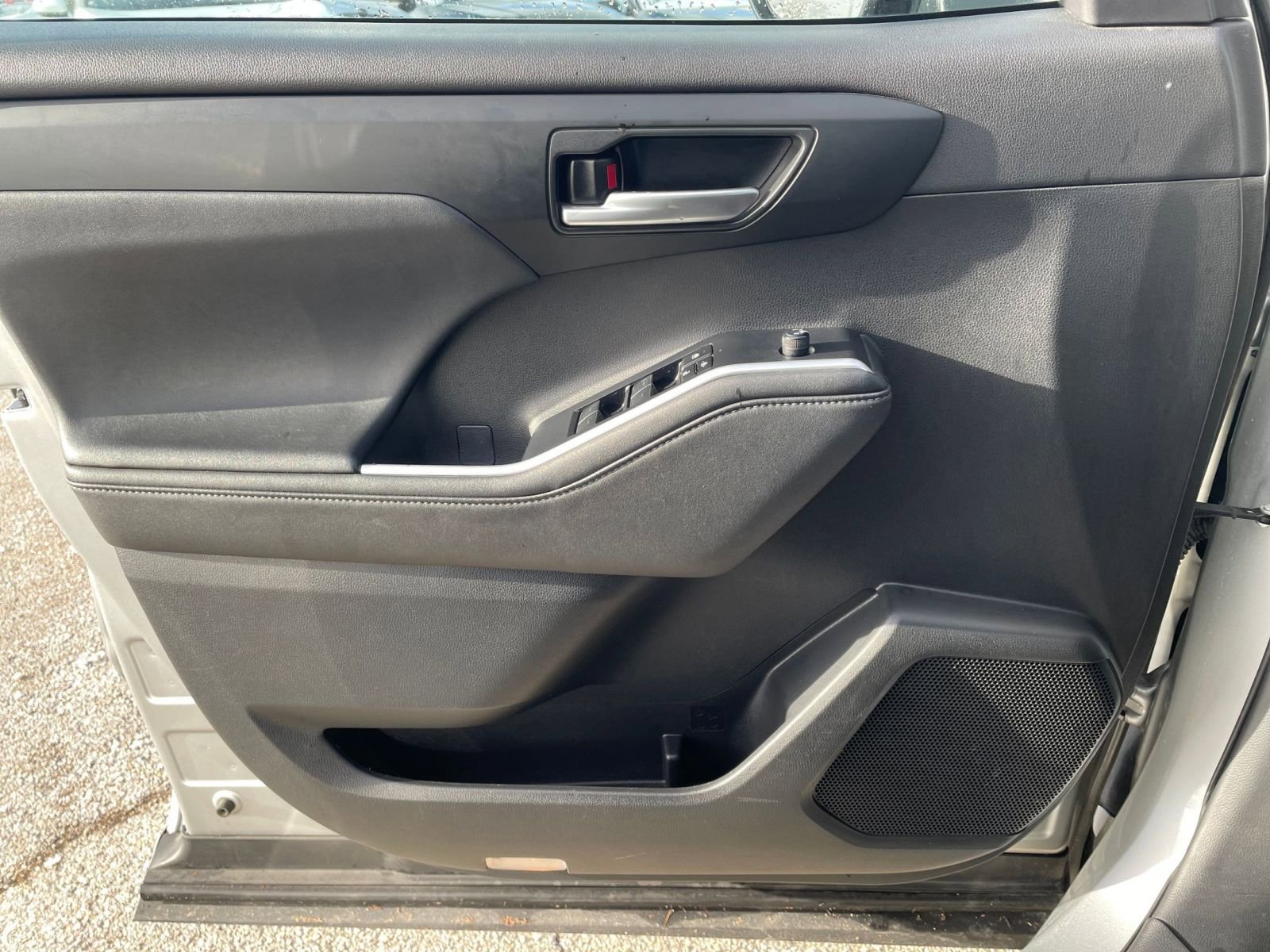 Thumbnail: 2024 Toyota Highlander - 20