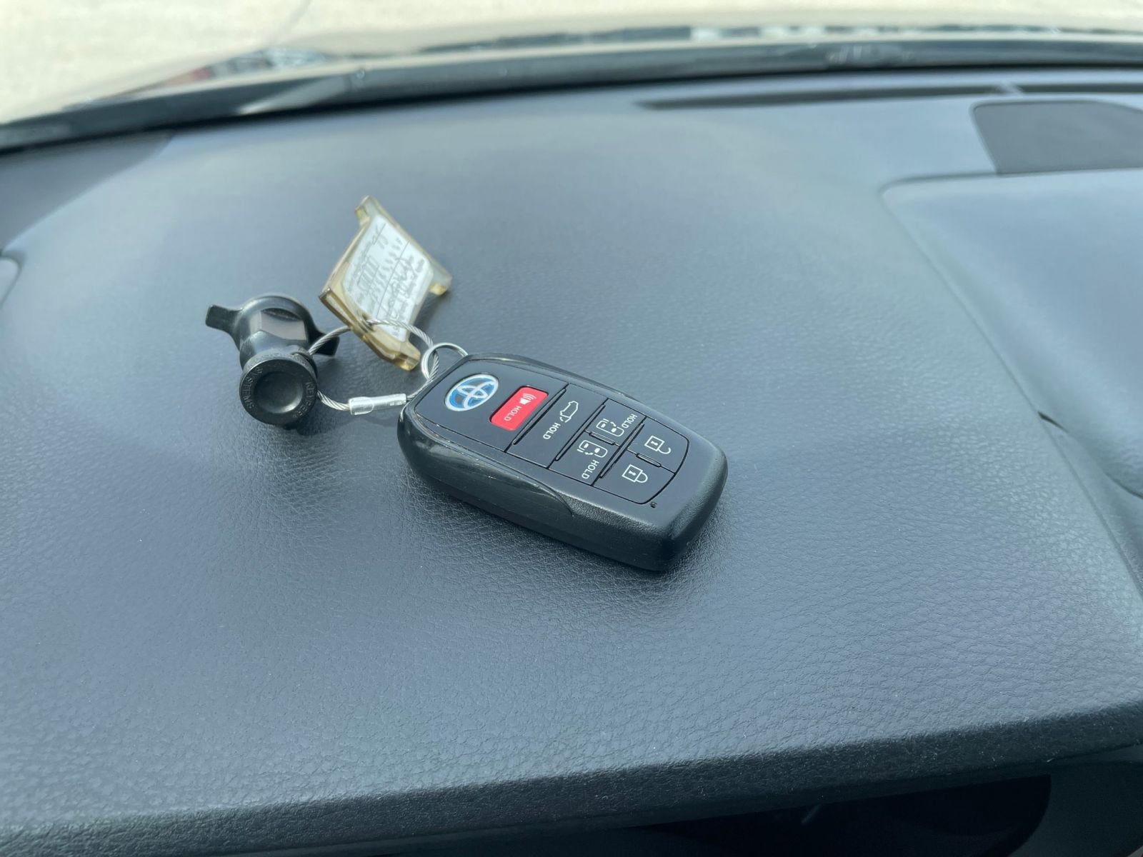 Thumbnail: 2024 Toyota Sienna - 21