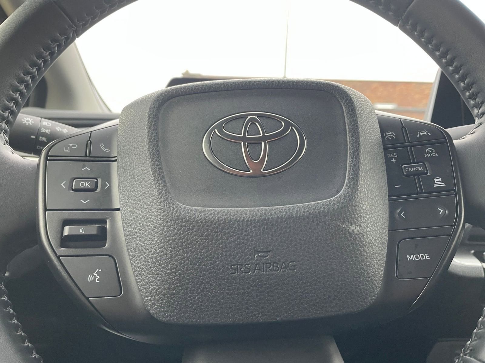 Thumbnail: 2025 Toyota Prius - 27