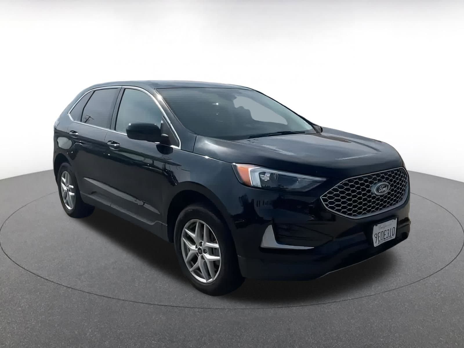 Thumbnail: 2023 Ford Edge - 2