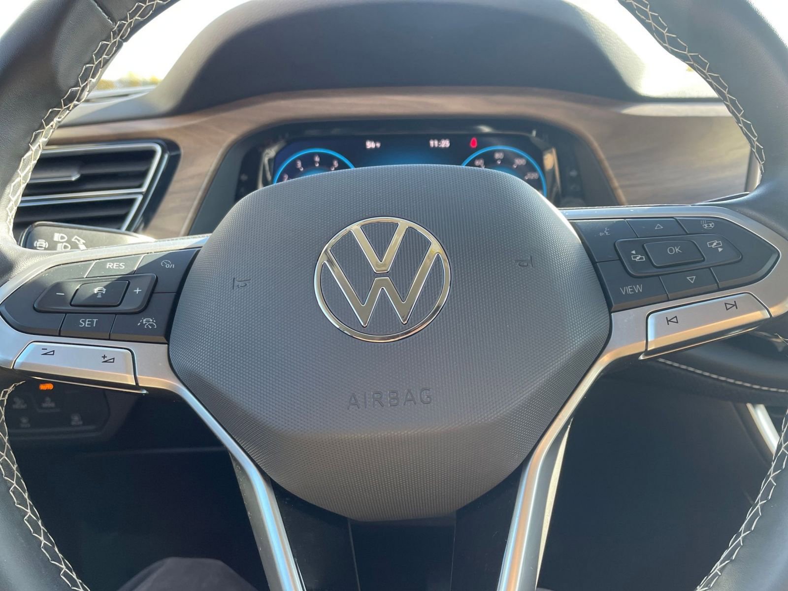 Thumbnail: 2025 Volkswagen Atlas - 28