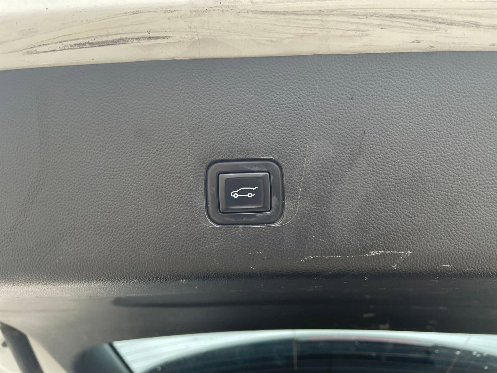 Thumbnail: 2022 Chevrolet Traverse - 23