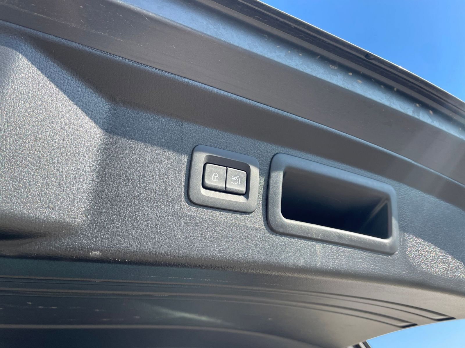 Thumbnail: 2025 Mazda CX-50 - 23