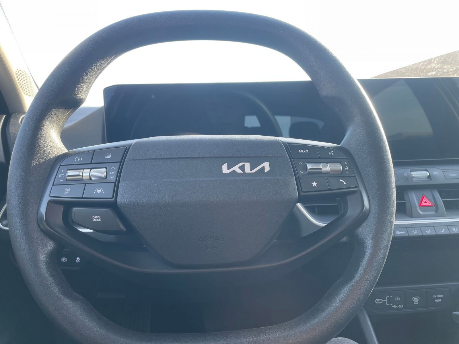 Thumbnail: 2025 Kia K4 - 28