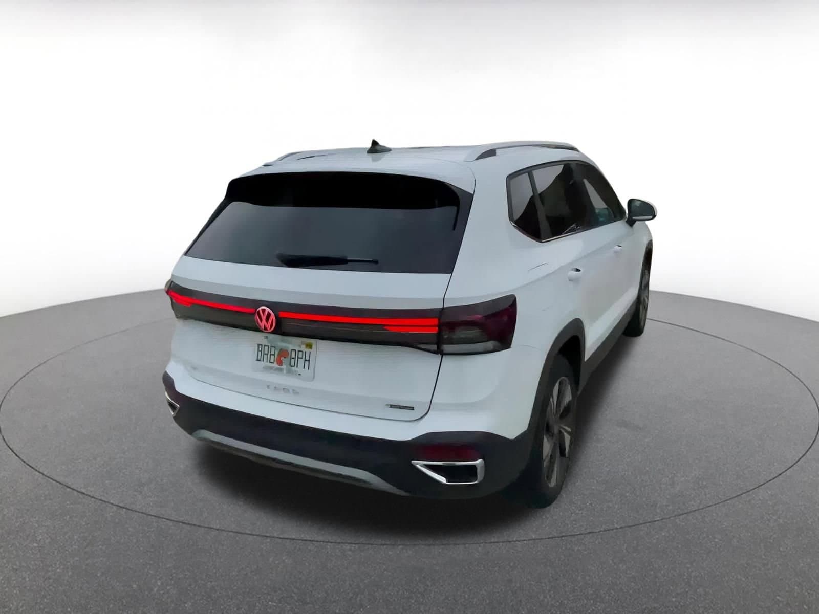 Thumbnail: 2025 Volkswagen Taos - 14