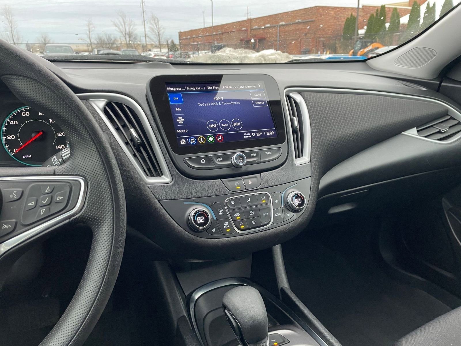 Thumbnail: 2024 Chevrolet Malibu - 18