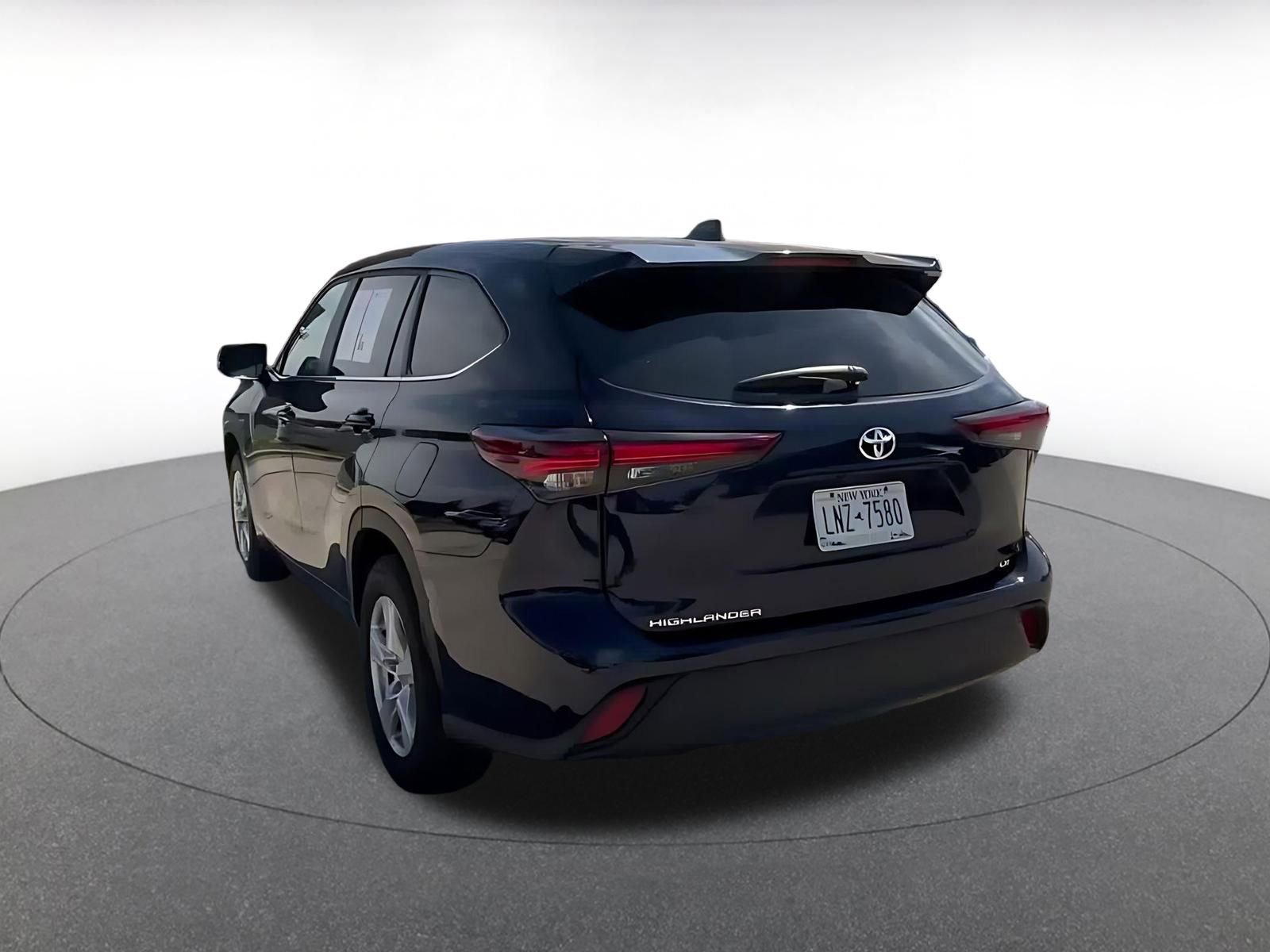 Thumbnail: 2025 Toyota Highlander - 11
