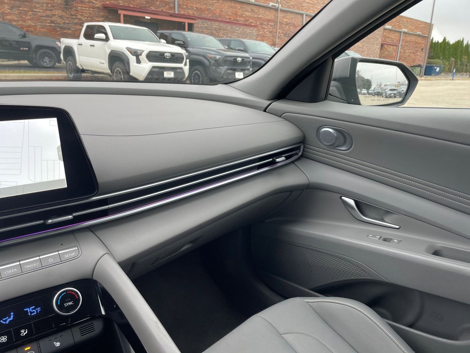 Thumbnail: 2025 Hyundai Elantra - 35