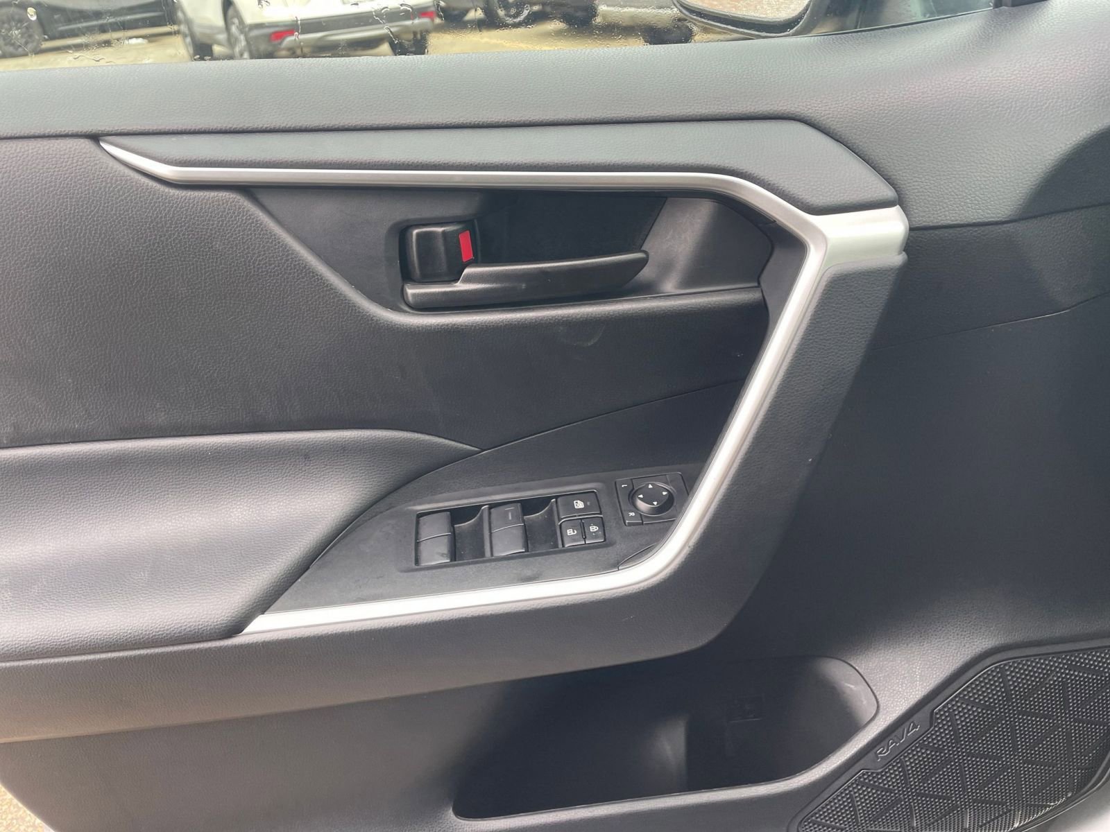 Thumbnail: 2025 Toyota RAV4 - 20