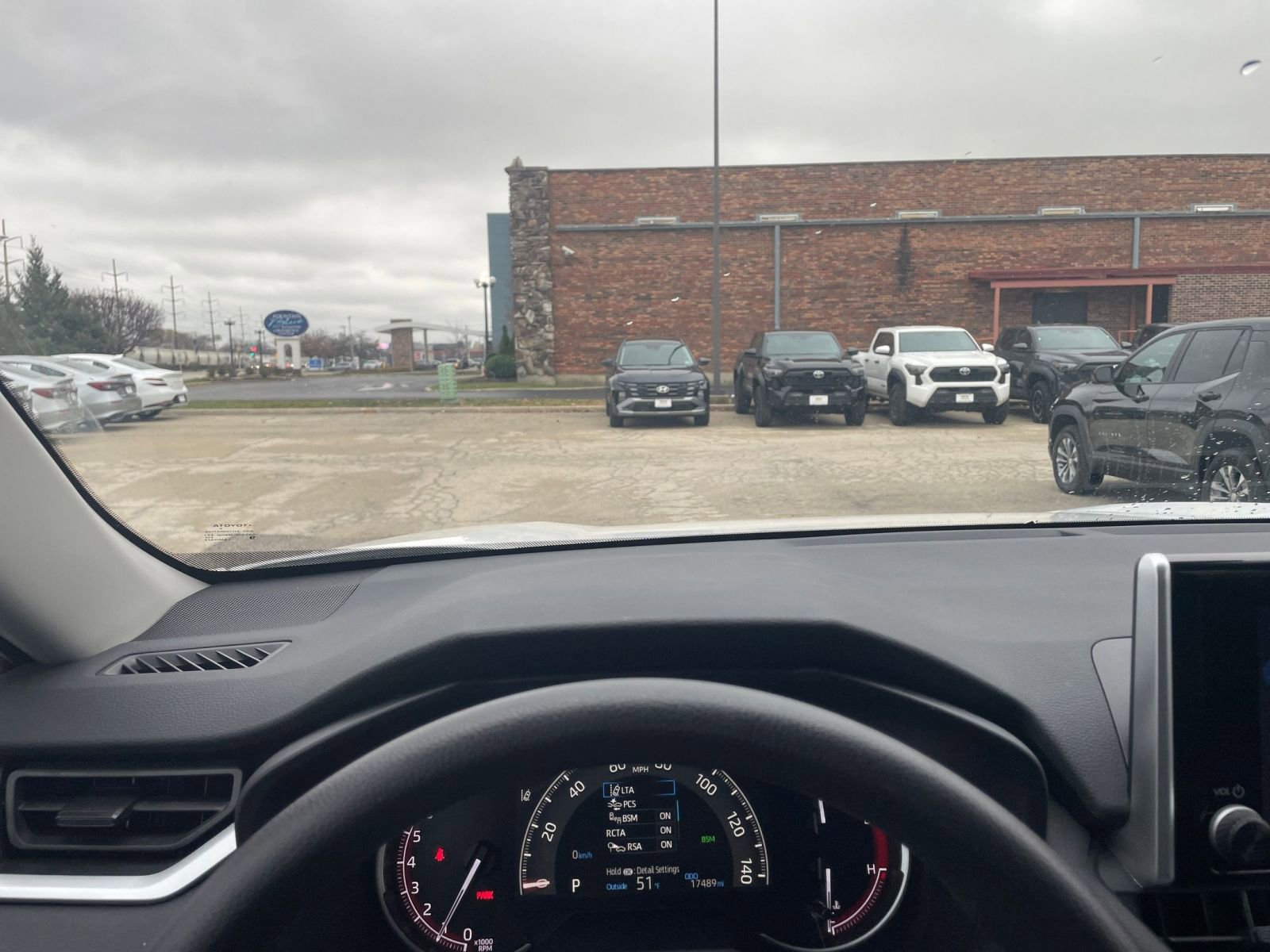 Thumbnail: 2025 Toyota RAV4 - 34