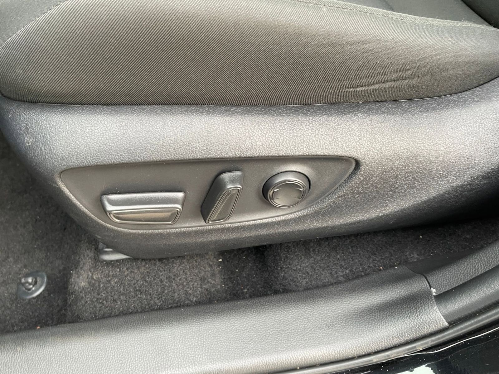 Thumbnail: 2025 Toyota RAV4 - 23