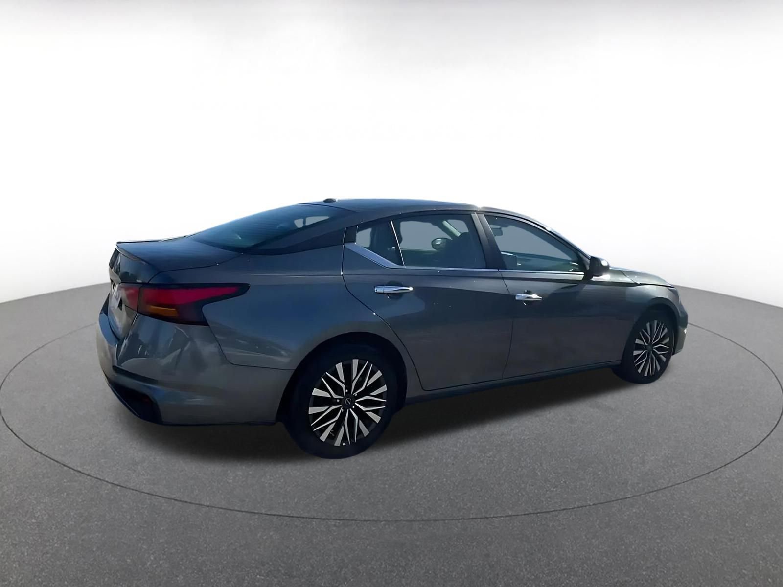 Thumbnail: 2025 Nissan Altima - 15